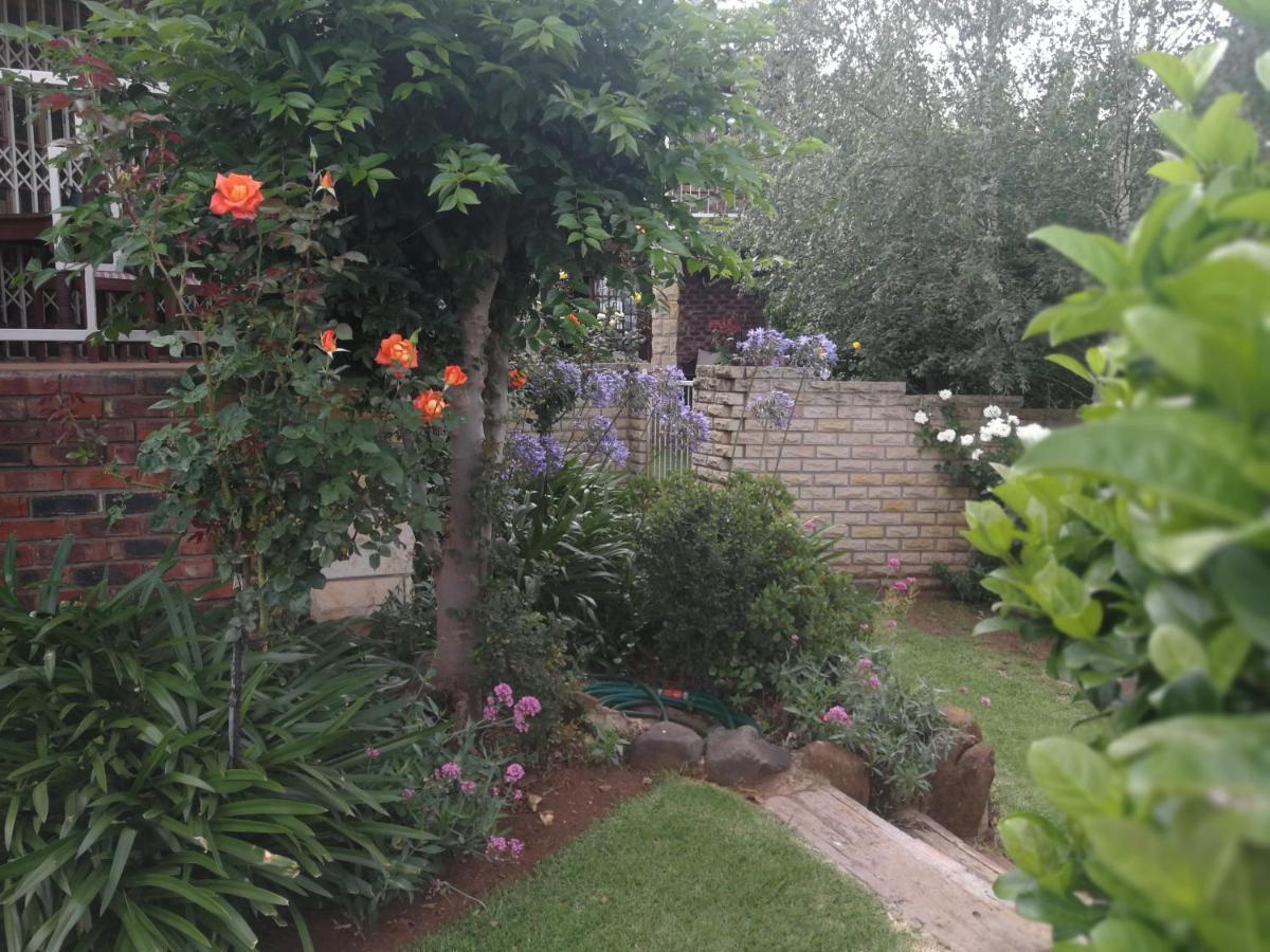 Clarens Cottages 外观 照片