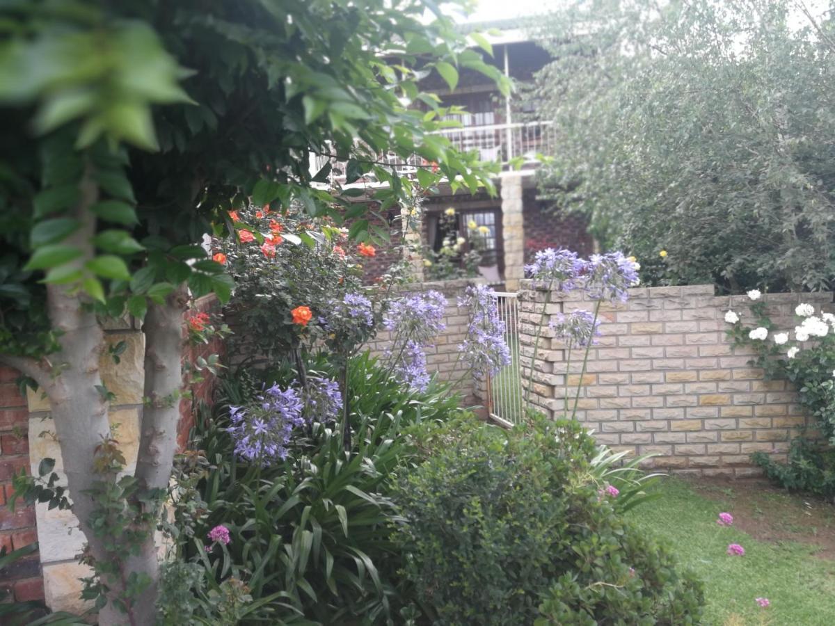 Clarens Cottages 外观 照片