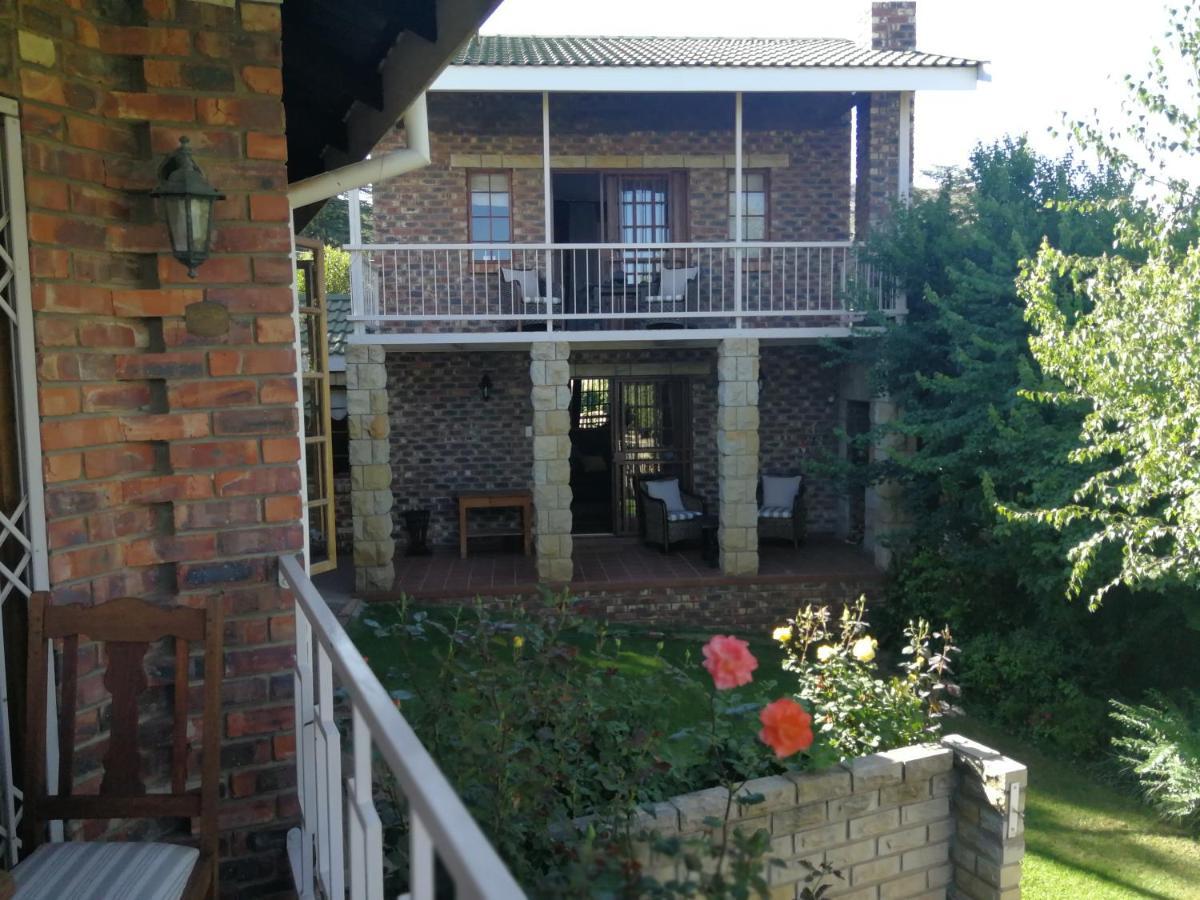 Clarens Cottages 外观 照片
