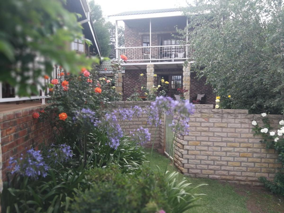 Clarens Cottages 外观 照片